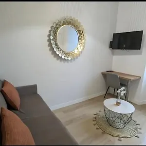 https://apt-le-diderot.hotels-rhonealpes.com